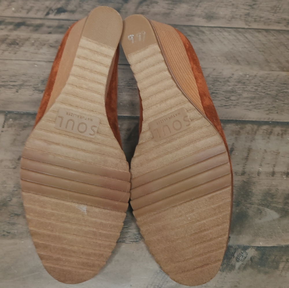 SOUL Naturalizer Suede Wedge Mule - Picture 6 of 6